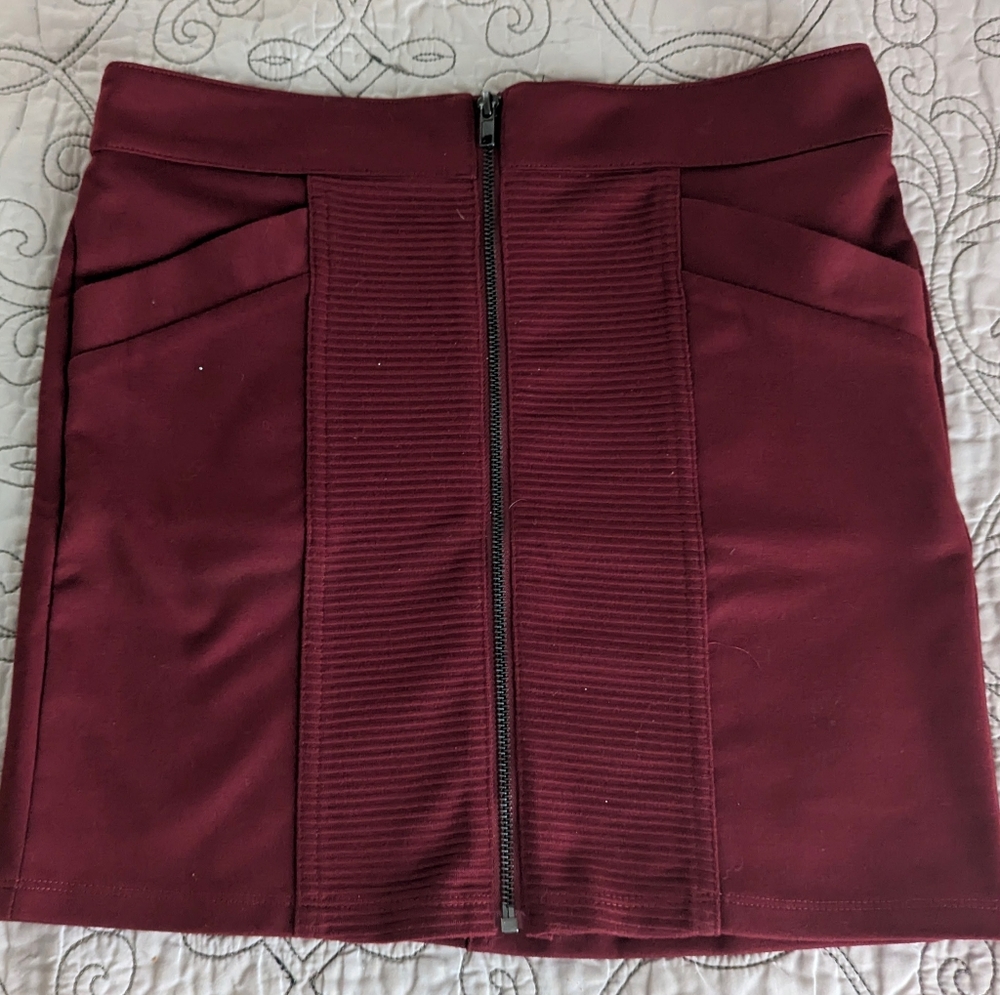 NWOT Forever 21 Zippered Mini Skirt